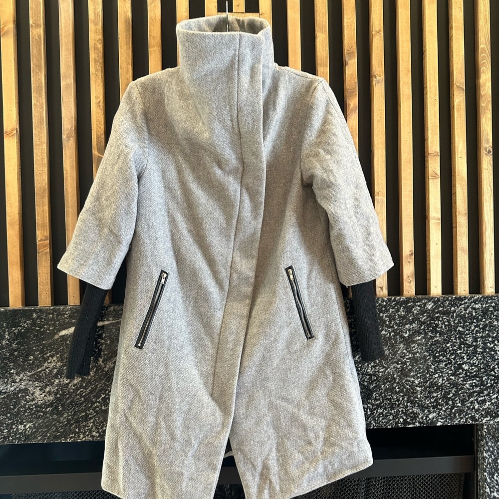 Forever 21 Gray Cape Coat with Black Details - Picture 4 of 5